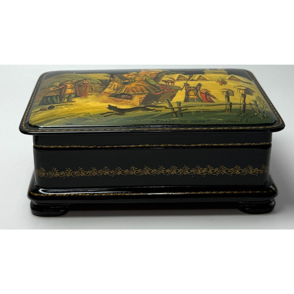 Vintage Russian Lacquer Box Fairy Tale Man Woman on Hearth Fox Village Scene - Picture 3 of 8